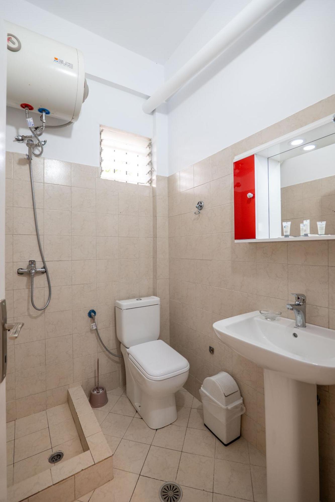 Hoteleks Inn & Suites Saranda Dış mekan fotoğraf
