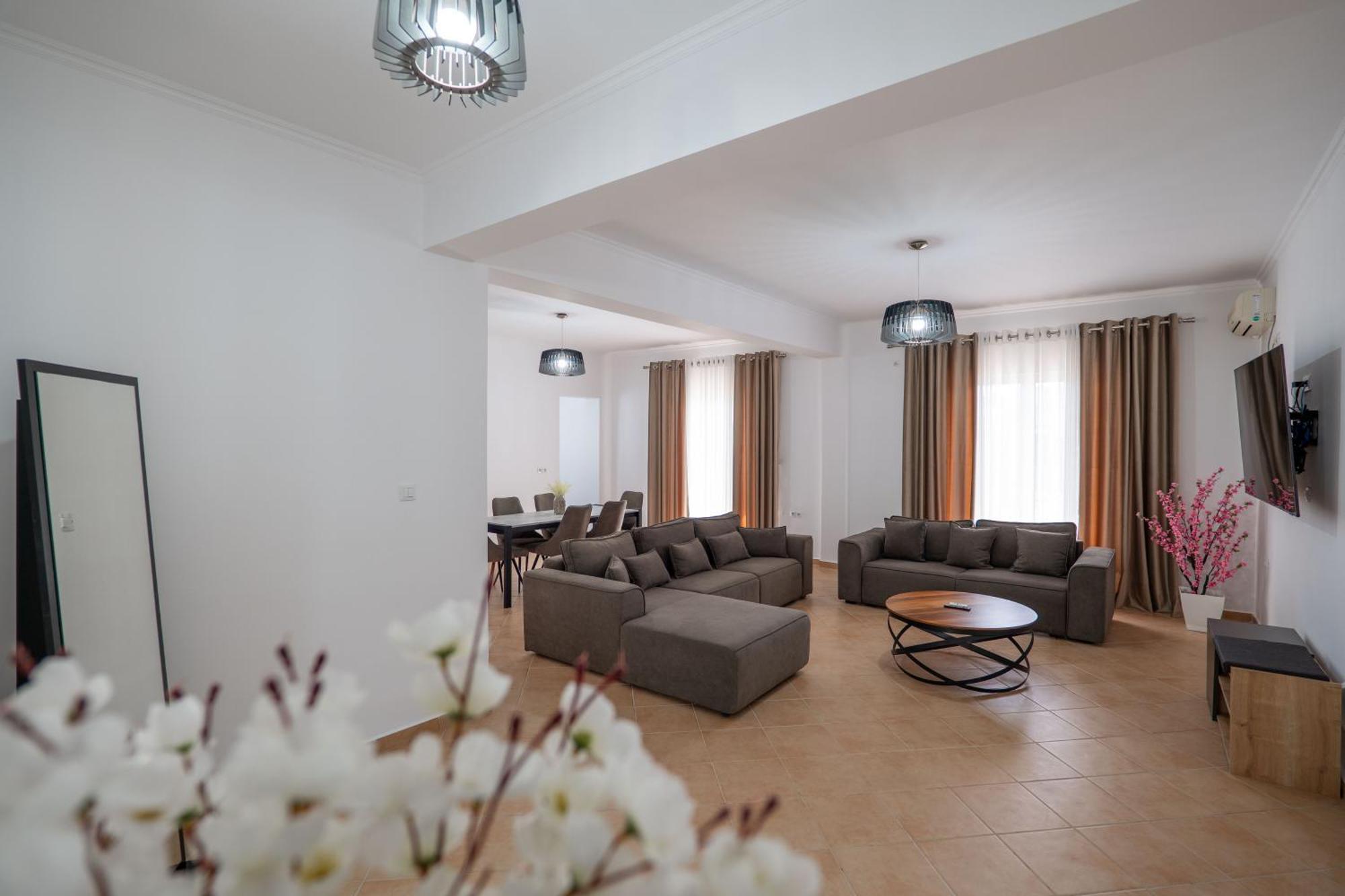 Hoteleks Inn & Suites Saranda Dış mekan fotoğraf